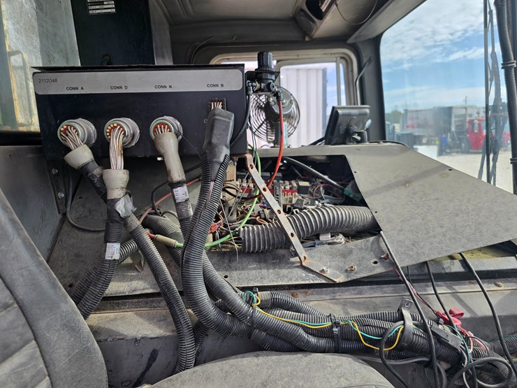 1996-mack-mr688s-image-69