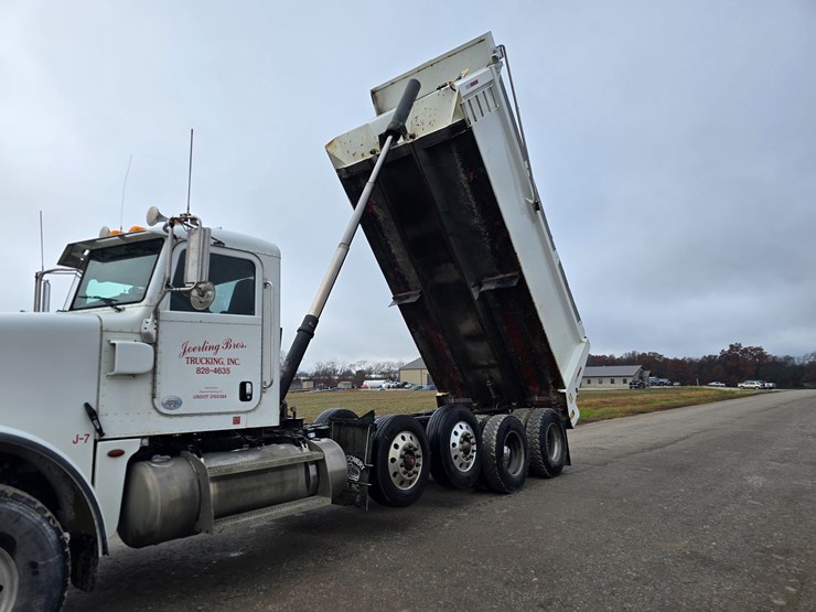 peterbilt-367-image-49