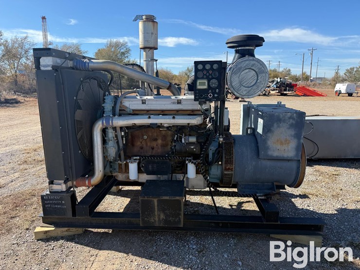 marathon-magnaplus-200kw-skid-mounted-diesel-generator-image-4