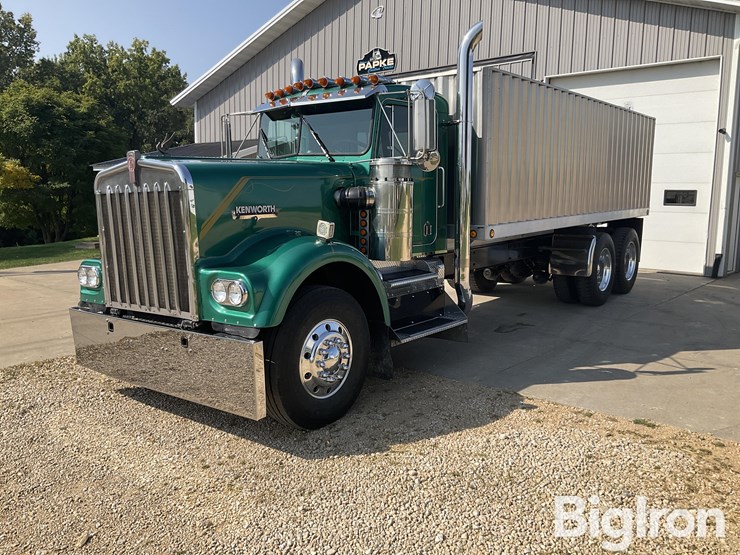 kenworth-w900-image-1