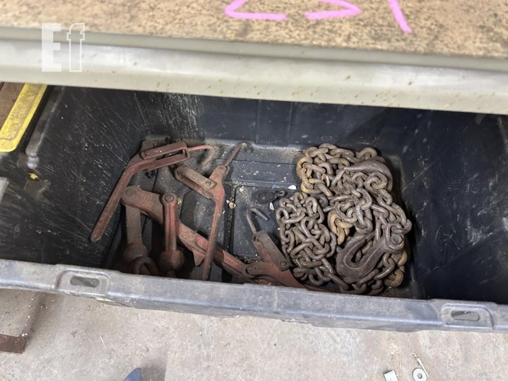 metal-bench-&-supplies-image-3