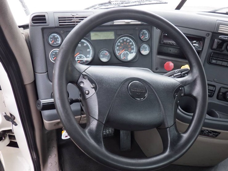 freightliner-cascadia-125-image-14