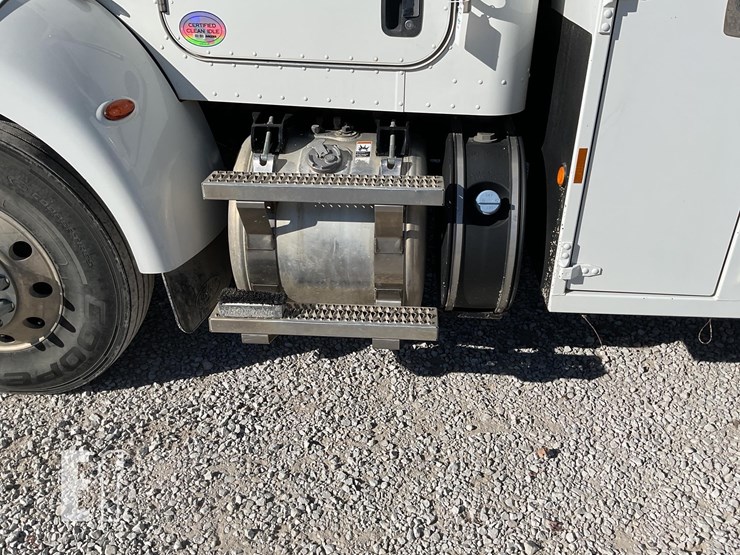 peterbilt-337-image-46