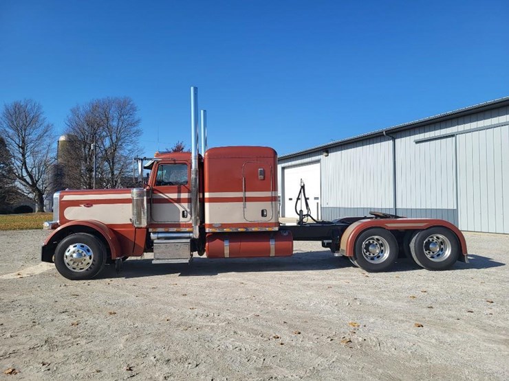 peterbilt-389-image-2