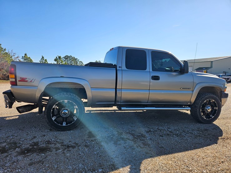 chevrolet-silverado-2500-image-17