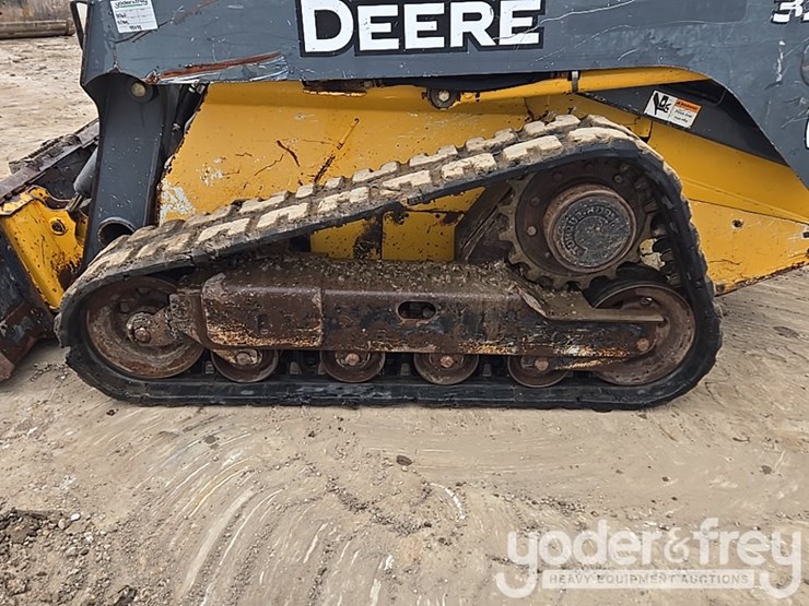 deere-323d-image-16