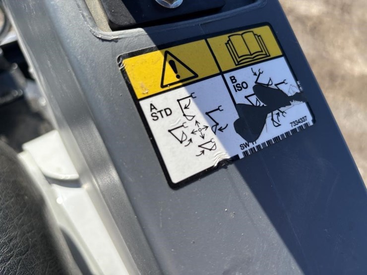 2022-bobcat-e10e-hydraulic-excavator-image-31