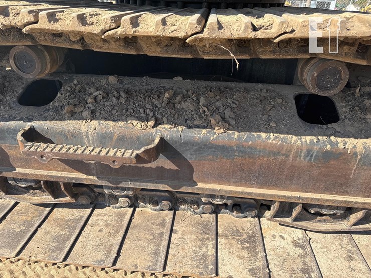 caterpillar-323-image-12