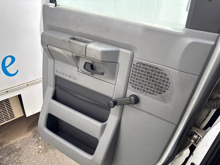ford-e450-image-15