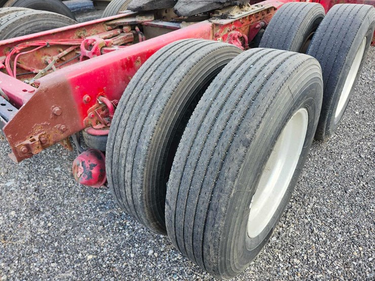 2011-kenworth-t800-image-10