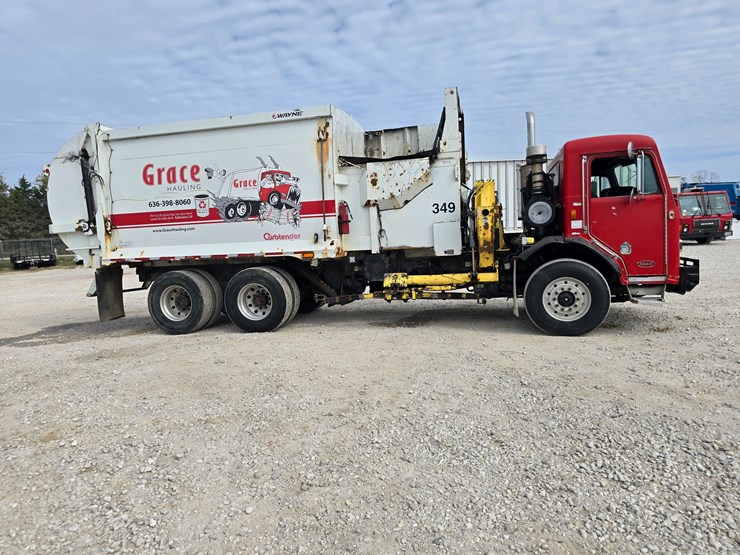 2003-peterbilt-320-image-37