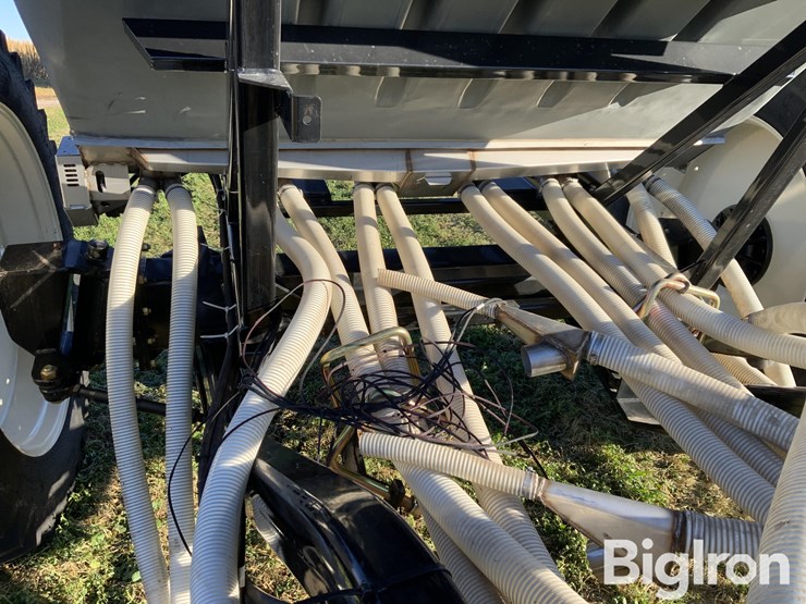 2022-montag-gen1-12r9t-9-ton-dry-fertilizer-cart-image-19