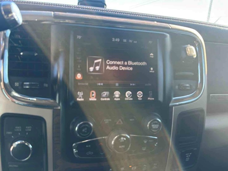 2017-dodge-ram-3500-image-10