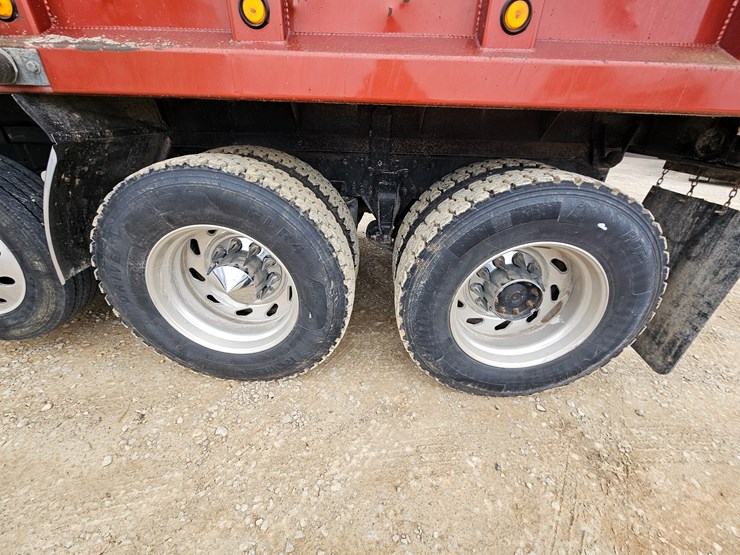 freightliner-122sd-image-99