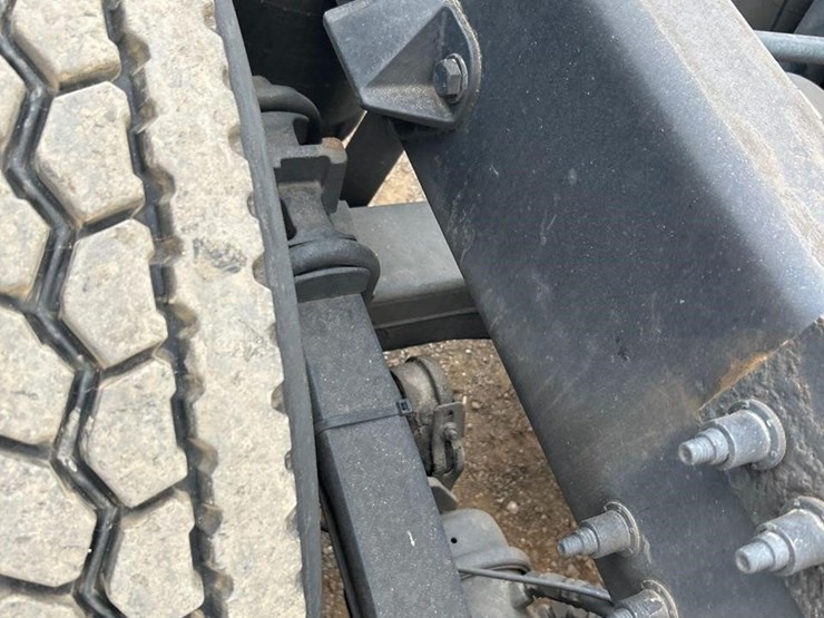 peterbilt-579-image-29