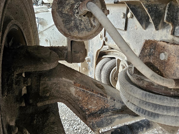 freightliner-columbia-120-image-93