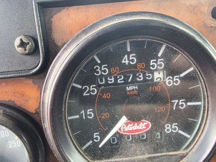 2009-peterbilt-340-image-16