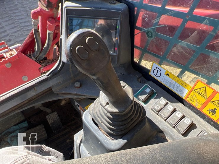 2019-takeuchi-tl12v2-image-28