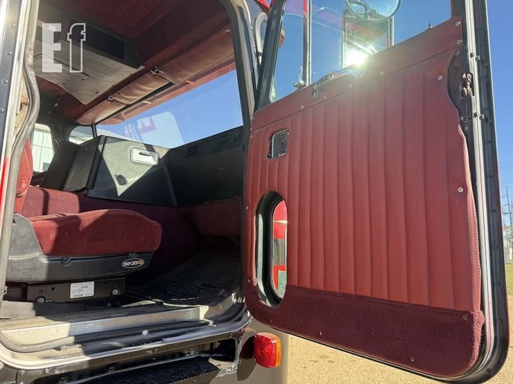 1985-peterbilt-362-image-19