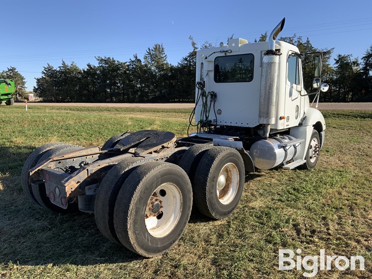 2004-freightliner-columbia-t/a-truck-trailer-image-5