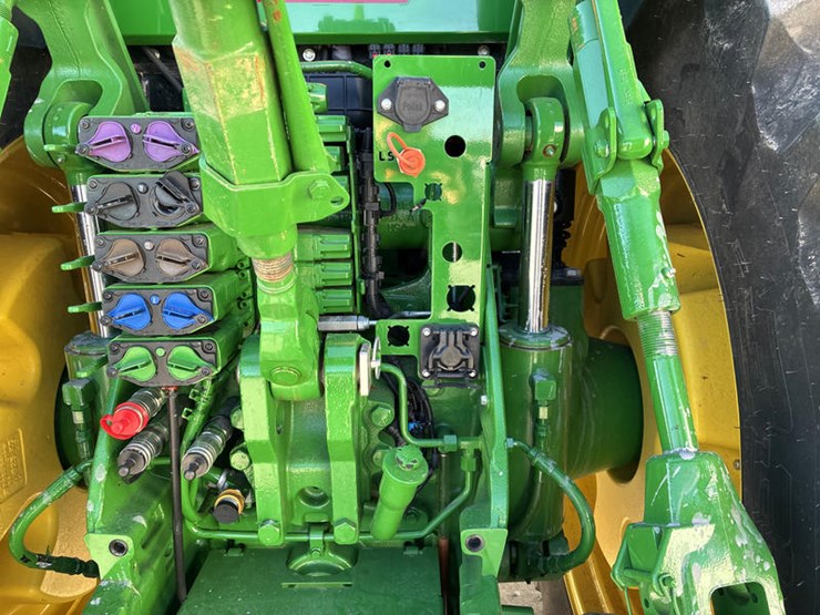 john-deere-8r-370-image-28
