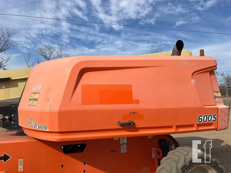 2018-jlg-600s-image-21