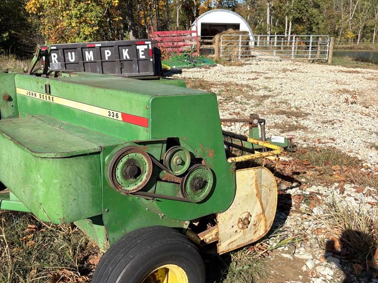 john-deere-336-image-3