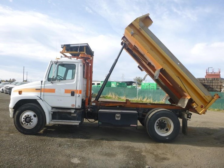 freightliner-fl70-image-7