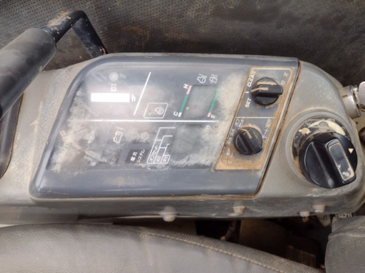 komatsu-pc128uu-2-image-9