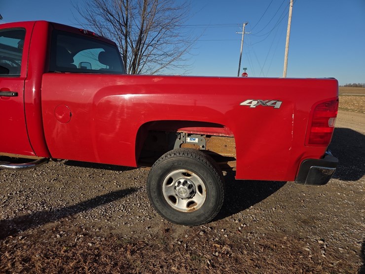 2010-chevrolet-2500hd-image-6