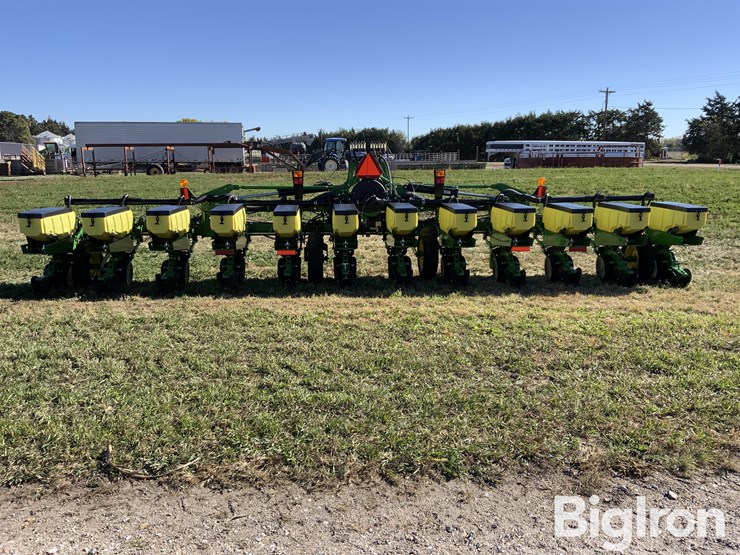 john-deere-1720-image-6