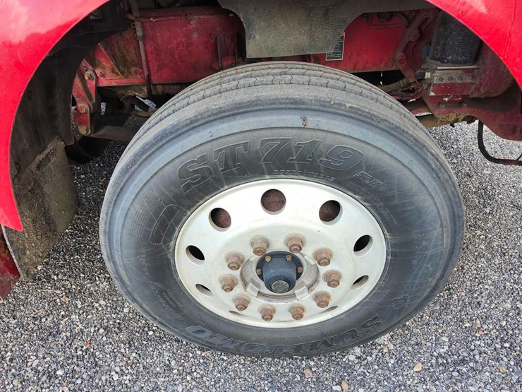 2011-kenworth-t800-image-16