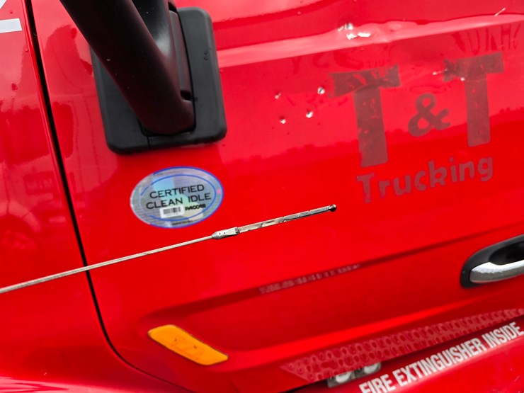 2017-peterbilt-579-image-50