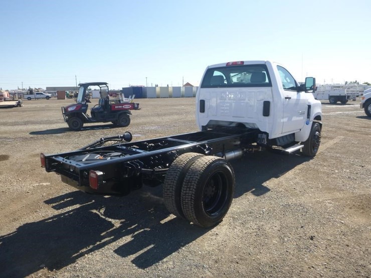 chevrolet-silverado-5500hd-image-3
