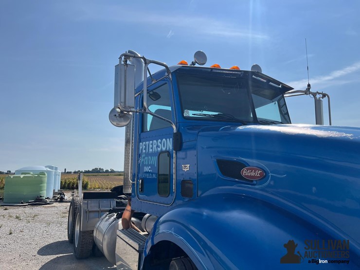 peterbilt-386-image-18