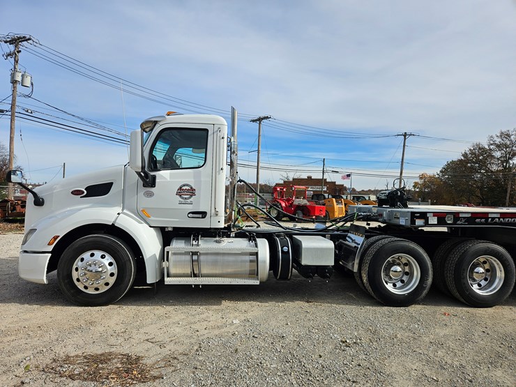 peterbilt-579-image-6