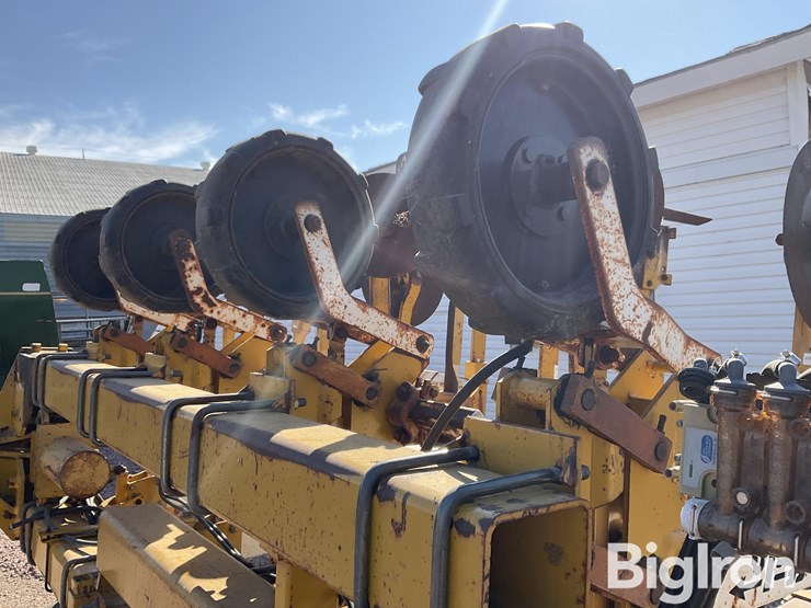 buffalo-6000-16-row-cultivator-image-13