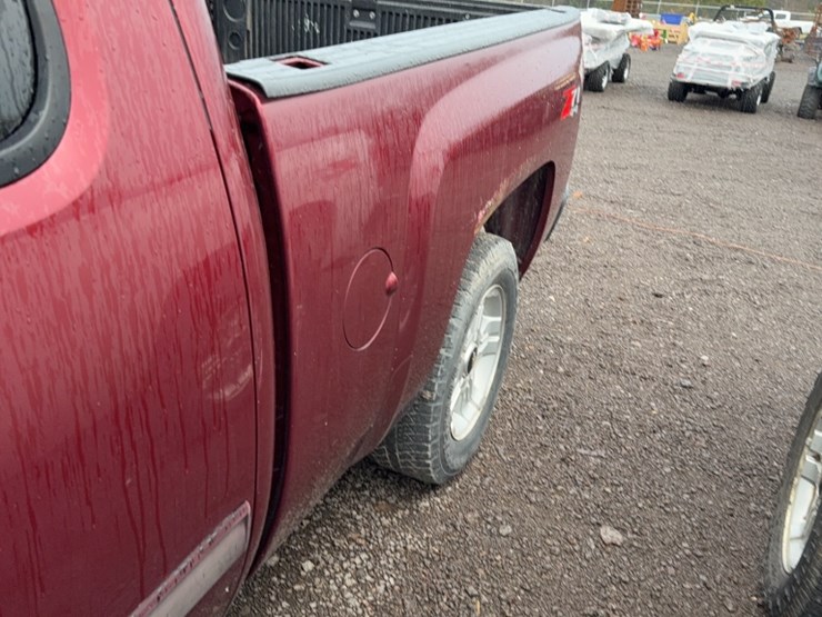 #3016-•-2009-chevrolet-silverado-pickup-truck-image-13