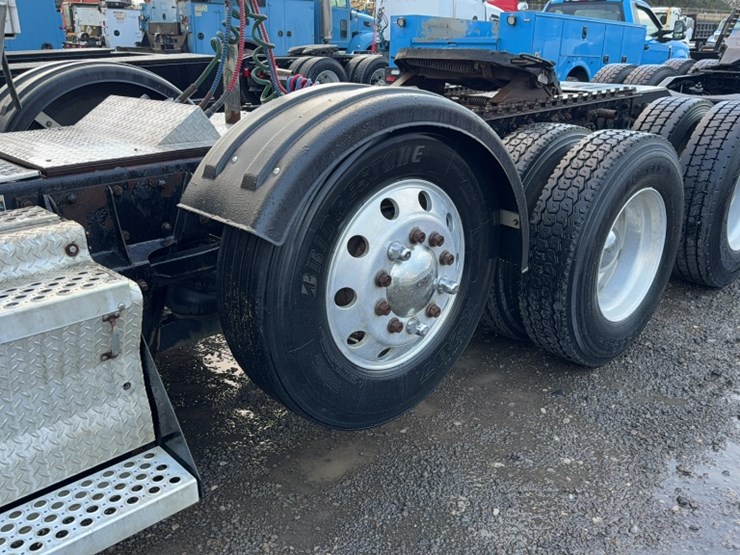 2008-kenworth-t800-image-10