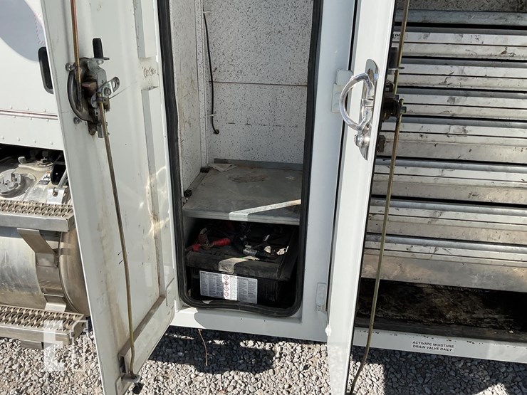 peterbilt-337-image-35