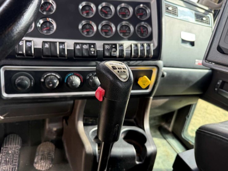 kenworth-t800-image-29