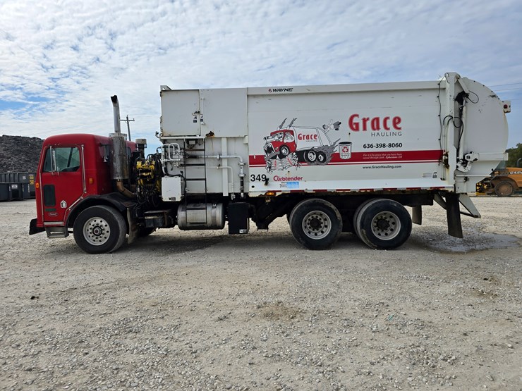 2003-peterbilt-320-image-10