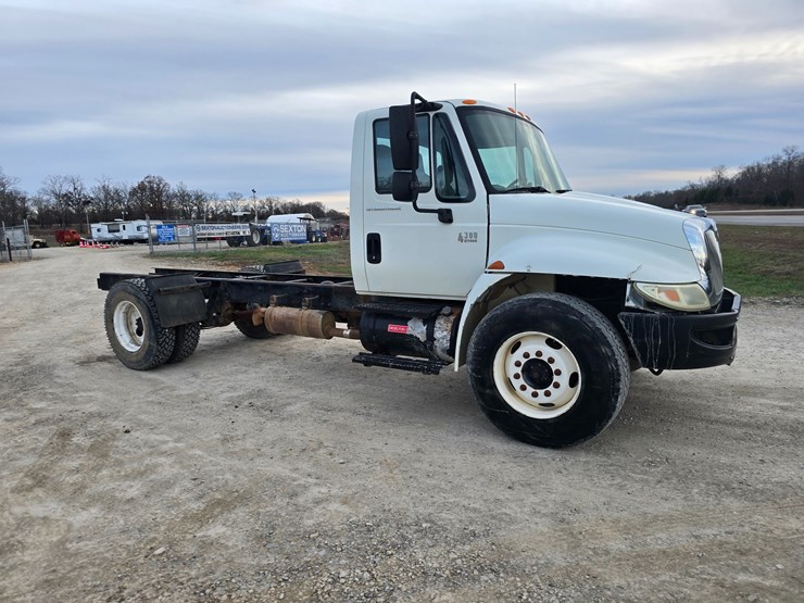 international-durastar-4300-image-18