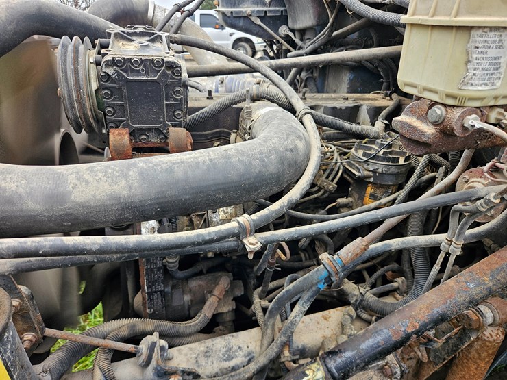 freightliner-fl70-image-28