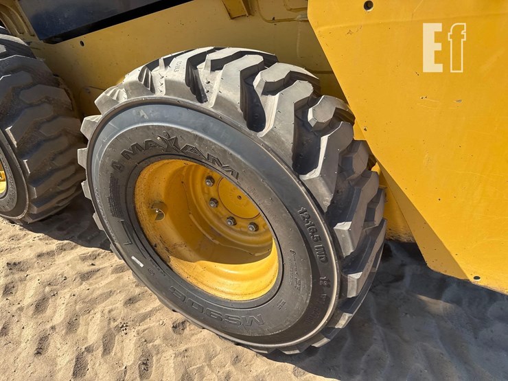 2019-caterpillar-226d-image-11