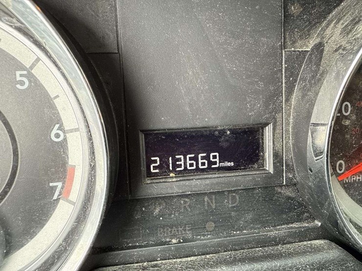 2014-dodge-caravan-image-14