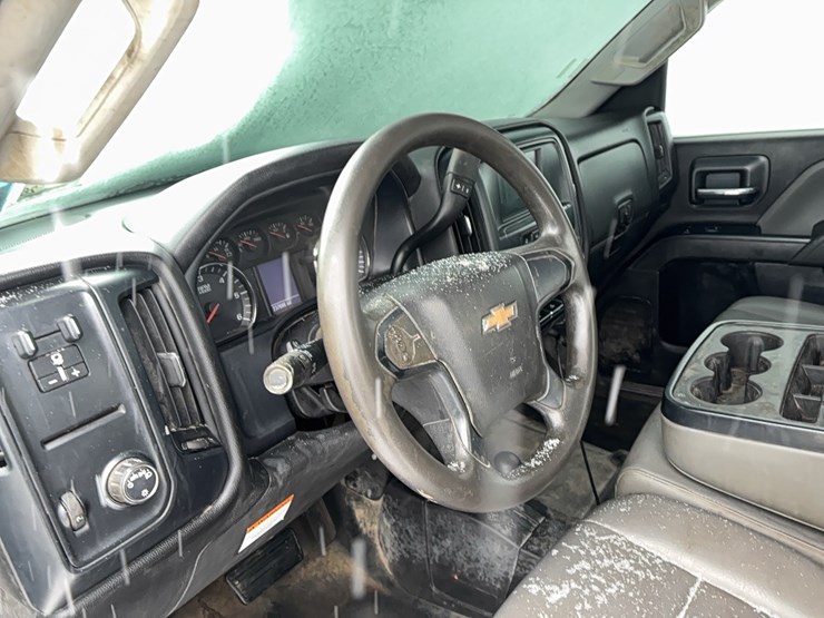 2016-chevrolet-2500hd-image-16