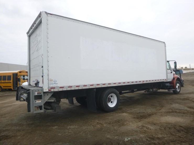 2019-international-durastar-4300-image-3