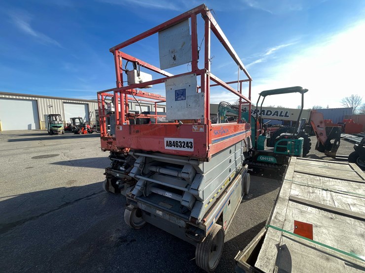 #6230-•-skyjack-4632-scissor-lift-(o9)-image-6