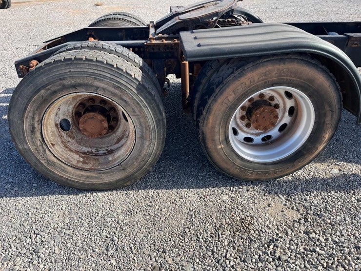 2012-mack-chu613-image-14